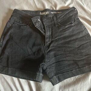 Signature by Levi Strauss Black High-Rise Rolled-Hem Jean Shorts